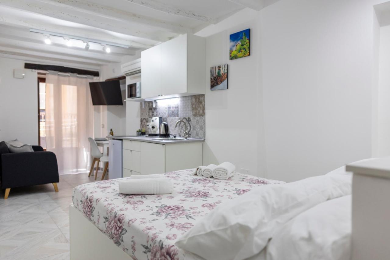Aurora House Suite Чефалу Экстерьер фото